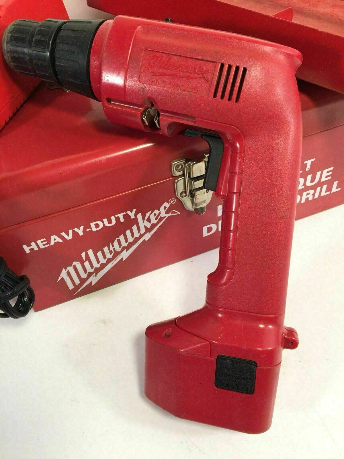Milwaukee Heavy Duty 12 Volt Hi Torque Driver Drill Red Tool Box