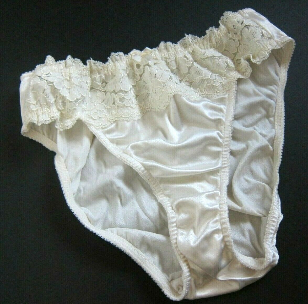 Unworn IVORY Victoria's Secret VTG Second Skin Satin Lace Brief Panties
