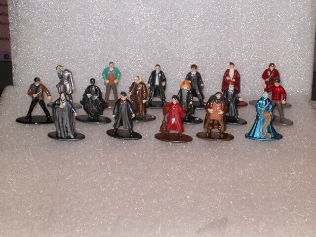 Primary image for LOT OF 18 HARRY POTTER NANO METALFIGS