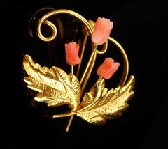 Vintage carved  flower brooch - Japanese oriental style  -1940&#39;s sweethe... - $115.00