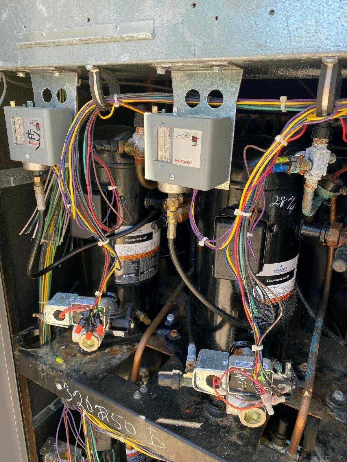 Hussmann HAV06SM01 Protocol Grocery Store Refrigeration Rack System