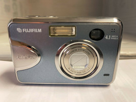 Fujifilm FinePix A Series A360 4.1MP Digital Camera - Silver  For Parts ... - $7.91