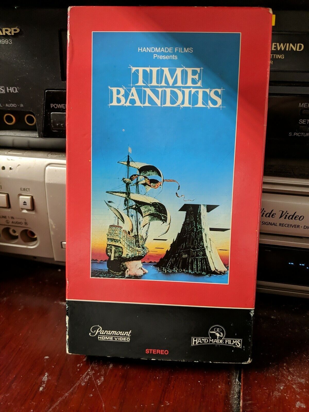 TIME BANDITS VHS TAPE IN ORIGINAL BOX JOHN CLEESE SEAN CONNERY SHELLEY