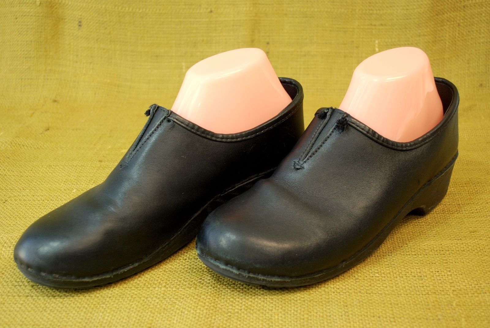LL BEAN Black Leather Slip On Clogs Shoes Women's Size 9 - Flats & Oxfords