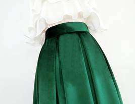 Women Emerald Green Midi Pleated Skirt Winter Warm Velvet Midi Pleated Skirt  image 3