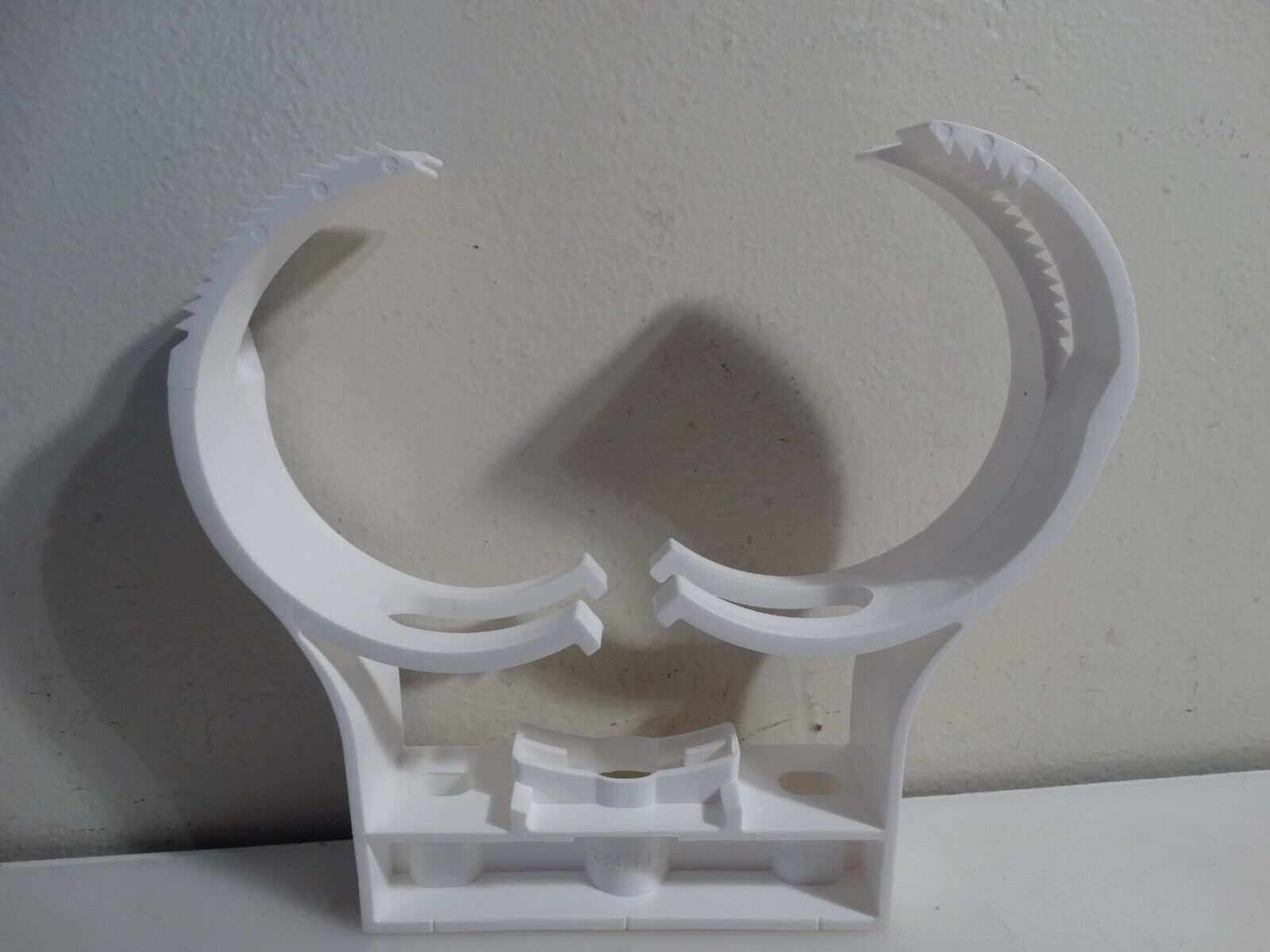 4" White PVC Pipe Hanger/Mounting Clamp HangerLok Pipe Clamps