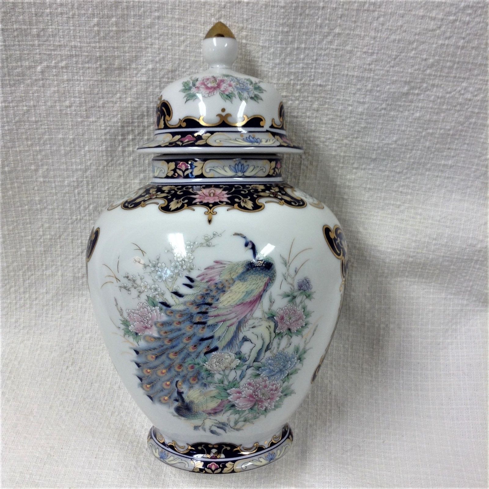 Toyo Peacock Ginger Jar with lid Vases & Jars