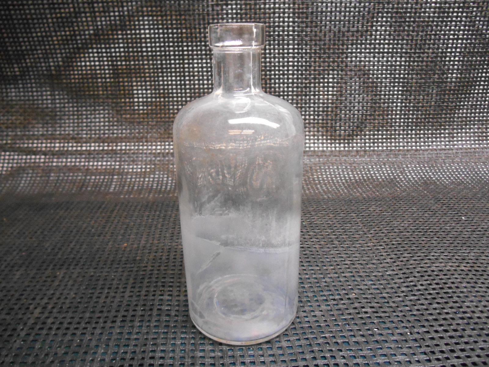 Antique Lambert Pharmacal Co. LISTERINE Clear GLASS BOTTLE Embossed Advertising Medicine