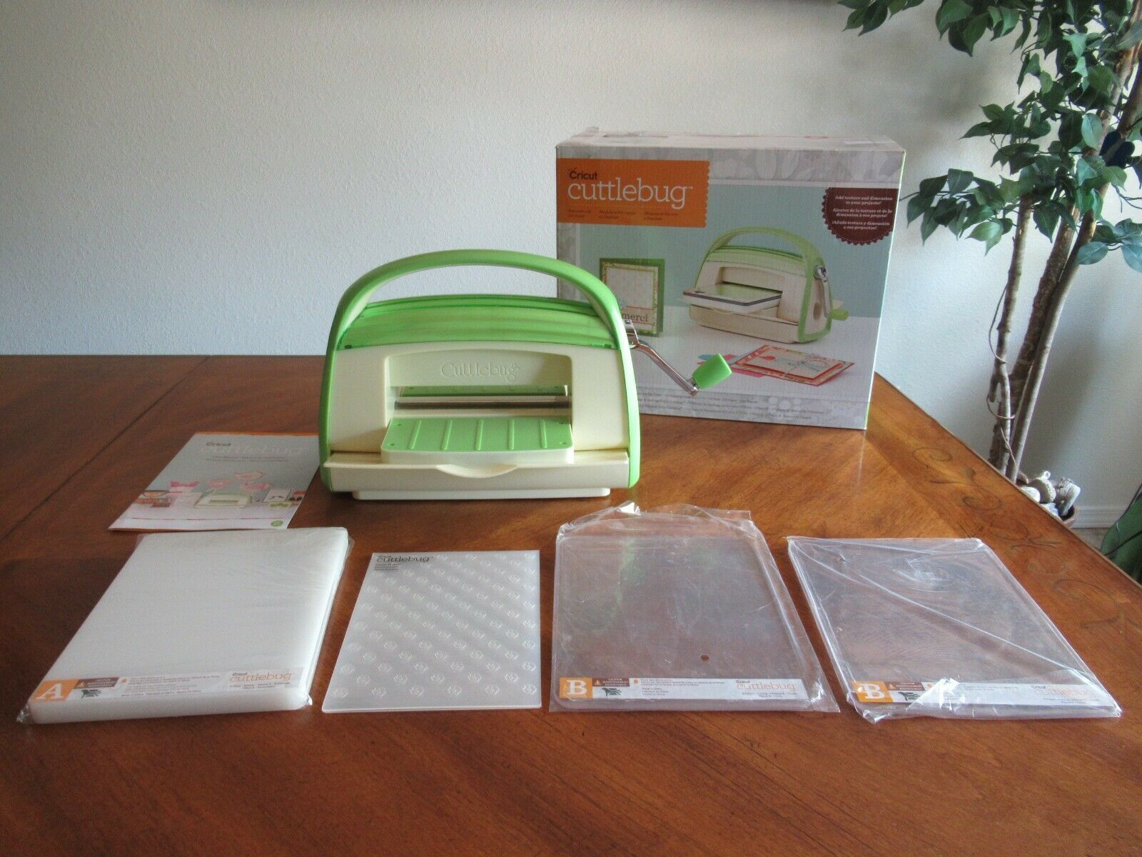 Cuttlebug by Cricut Machine EXCELLENT USED CONDITION with Plates