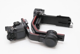 DJI RS 2 Pro Combo 3-Axis Gimbal Camera Stabilizer - Black image 4