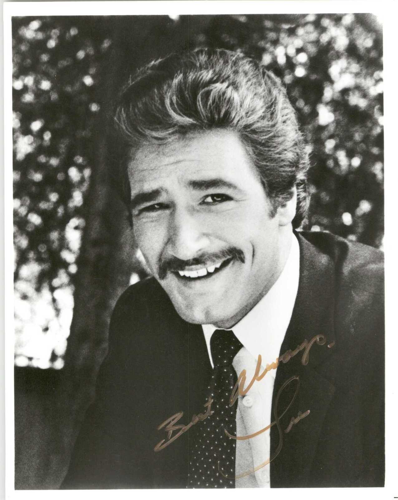 Lee Horsley Signed Autographed Glossy 8x10 Photo - Photographs