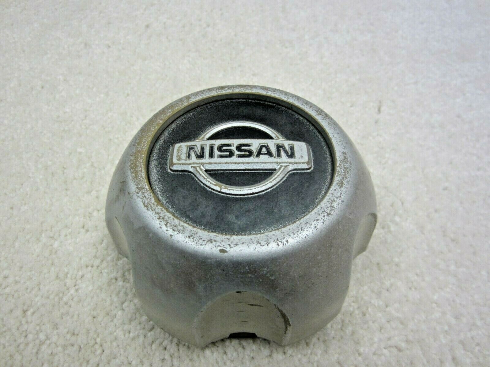 2002 2004 NISSAN XTERRA OEM 16" ALLOY WHEEL CENTER CAP 4031572100