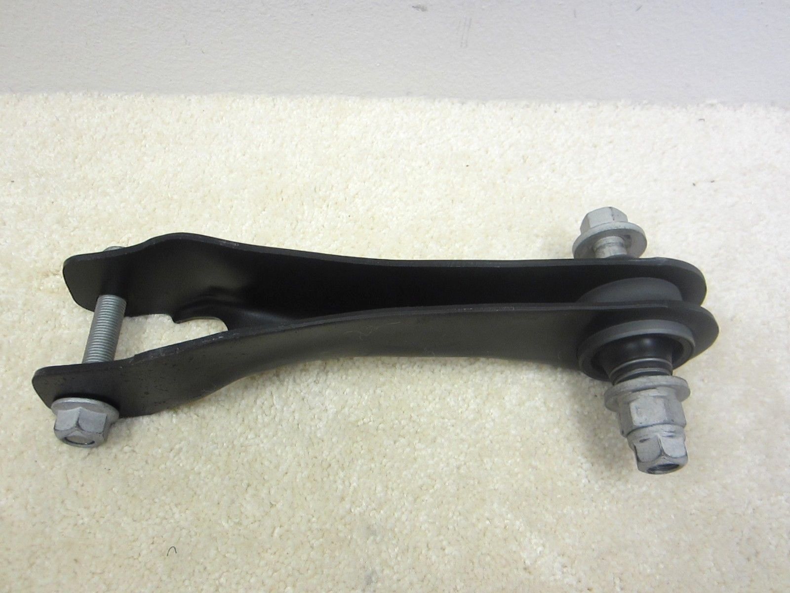 2015 2017 CHRYSLER 200 AWD OEM L / R REAR LOWER SUSPENSION CONTROL