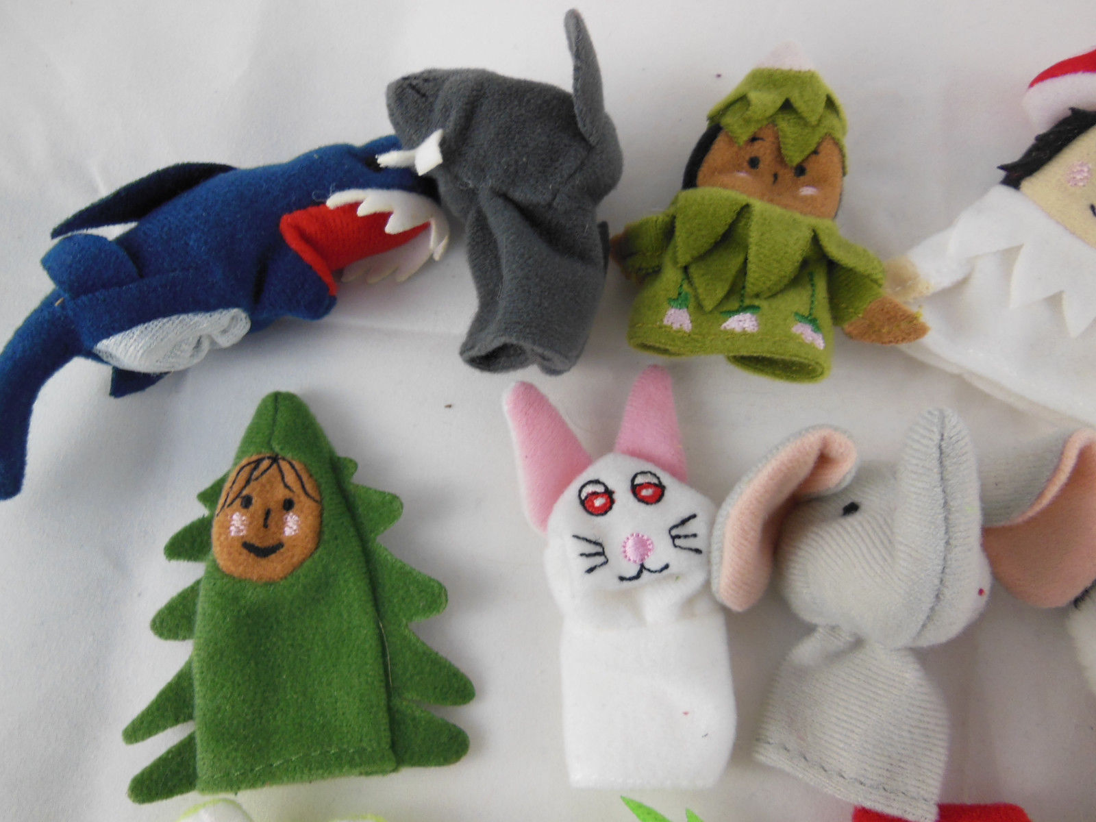 Awesome lot of 15 cloth finger puppets Educational Animals and people