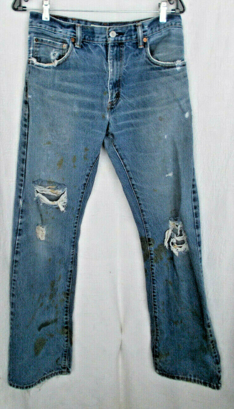 levi jeans with holes in them