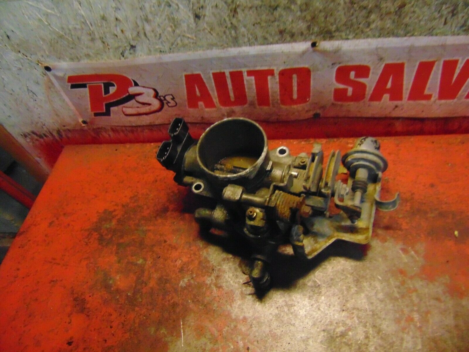 04 03 02 01 00 99 Nissan Frontier 3.3 V6 M/T throttle body assembly