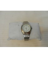 Men&#39;s Quartz Watch Model GEN593  Japan Movement Silver Band - $22.28