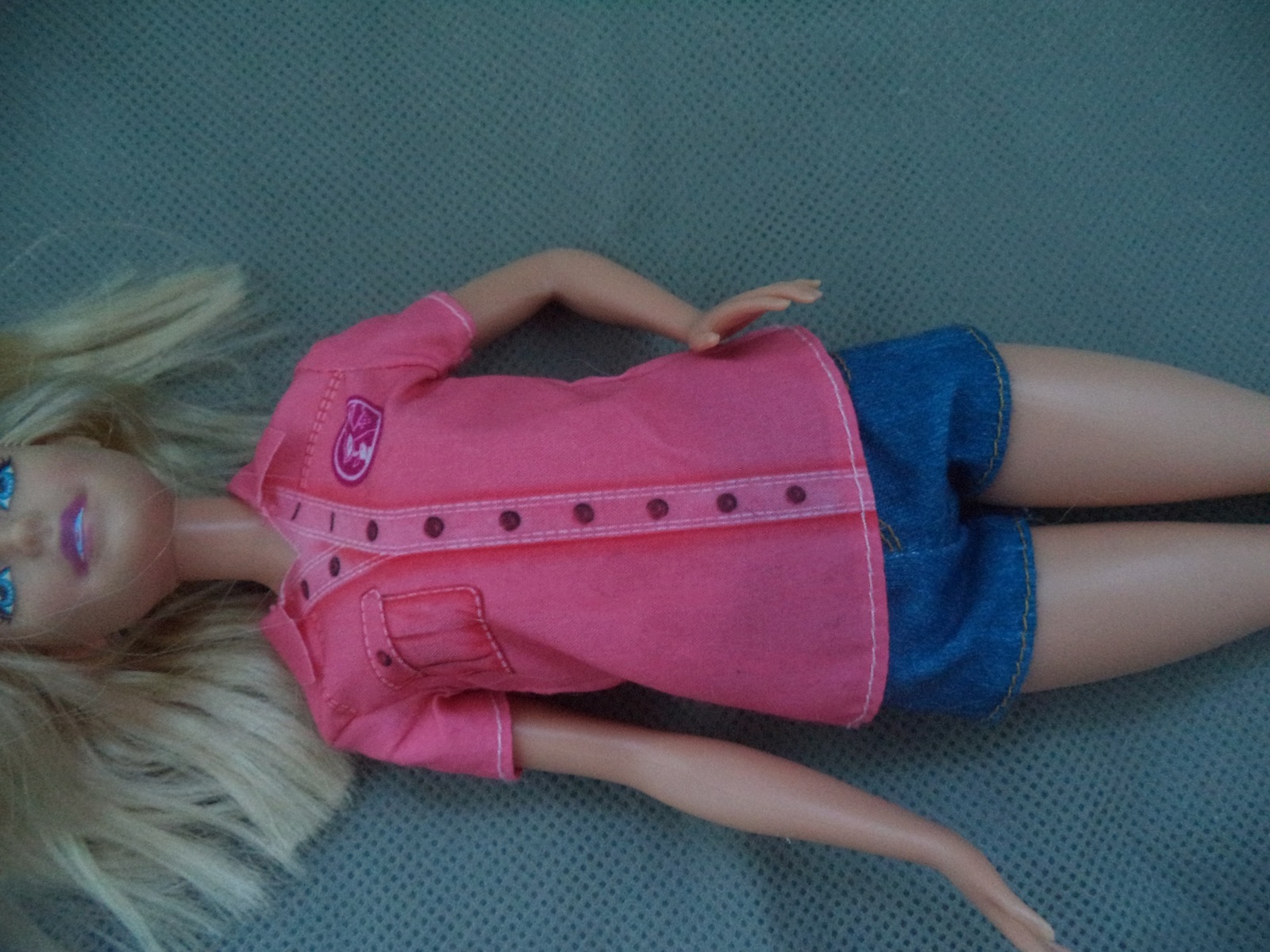 2013 Barbie doll, Pink and blue outfit ,Mattel toys ,Blonde hair ,2015 body - Dolls, Clothing