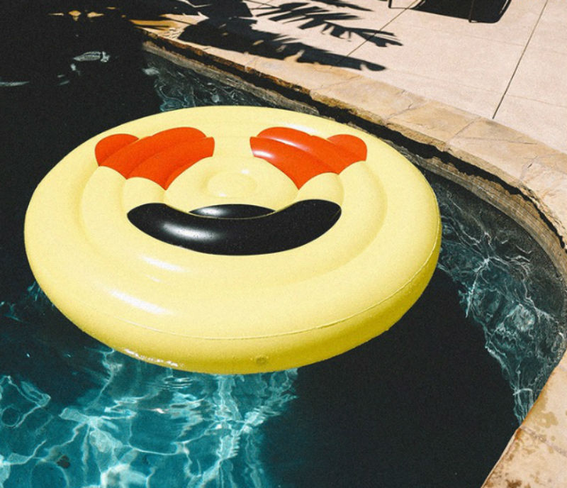 EMOJI HEART EYE SMILEY Face POOL Inflatable Float Swimming RIVER RAFT