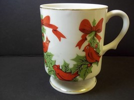 Lefton china coffee mug Cardinal &amp; Holly hand painted footed Christmas 6... - $8.56