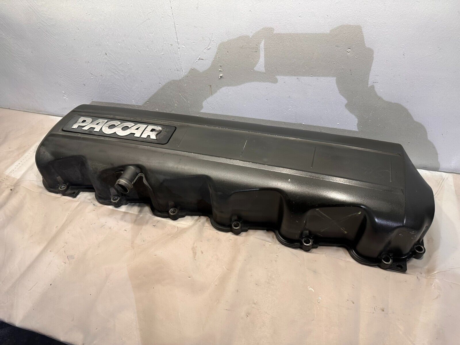 2015 2016 PACCAR MX13 Valve Cover Diesel Engine 1885471 OEM Complete