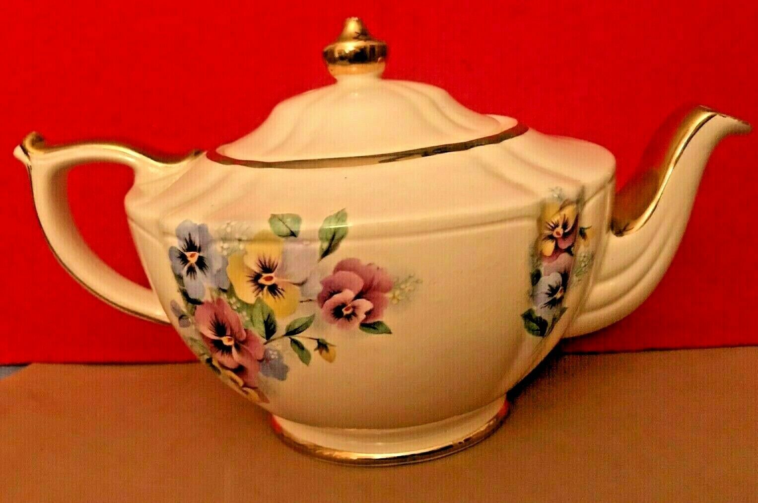 ENGLISH STAFFORDSHIRE VINTAGE SADLER FOUR CUP SWIRLED PANSIES TEAPOT