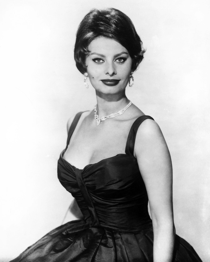 Sophia Loren 8x10 Photo Busty Pose In Black Dress Photographs