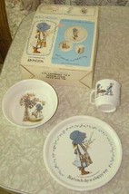 Vintage Holly Hobbie Oneida Deluxe Melmac Plastic 4 Piece Set
