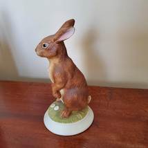 Rabbit Figurine, Andrea by Sadek Cottontail Rabbit 7672 from 1986, Porcelain image 2