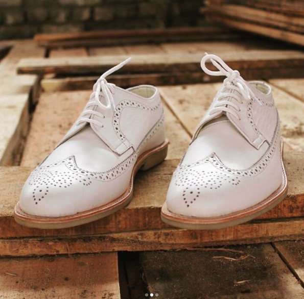 Handmade men white  leather  shoes  men wingtip brogue shoe  