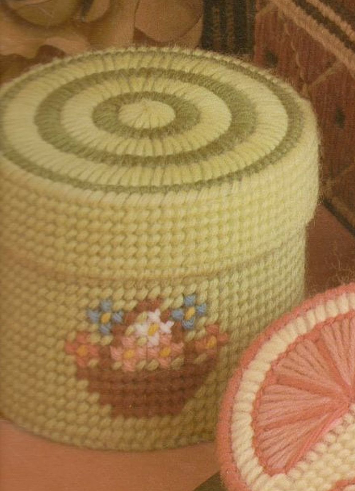 Plastic Canvas 14 Projects Needlepoint Gift Boxes Trunk Heart Presents