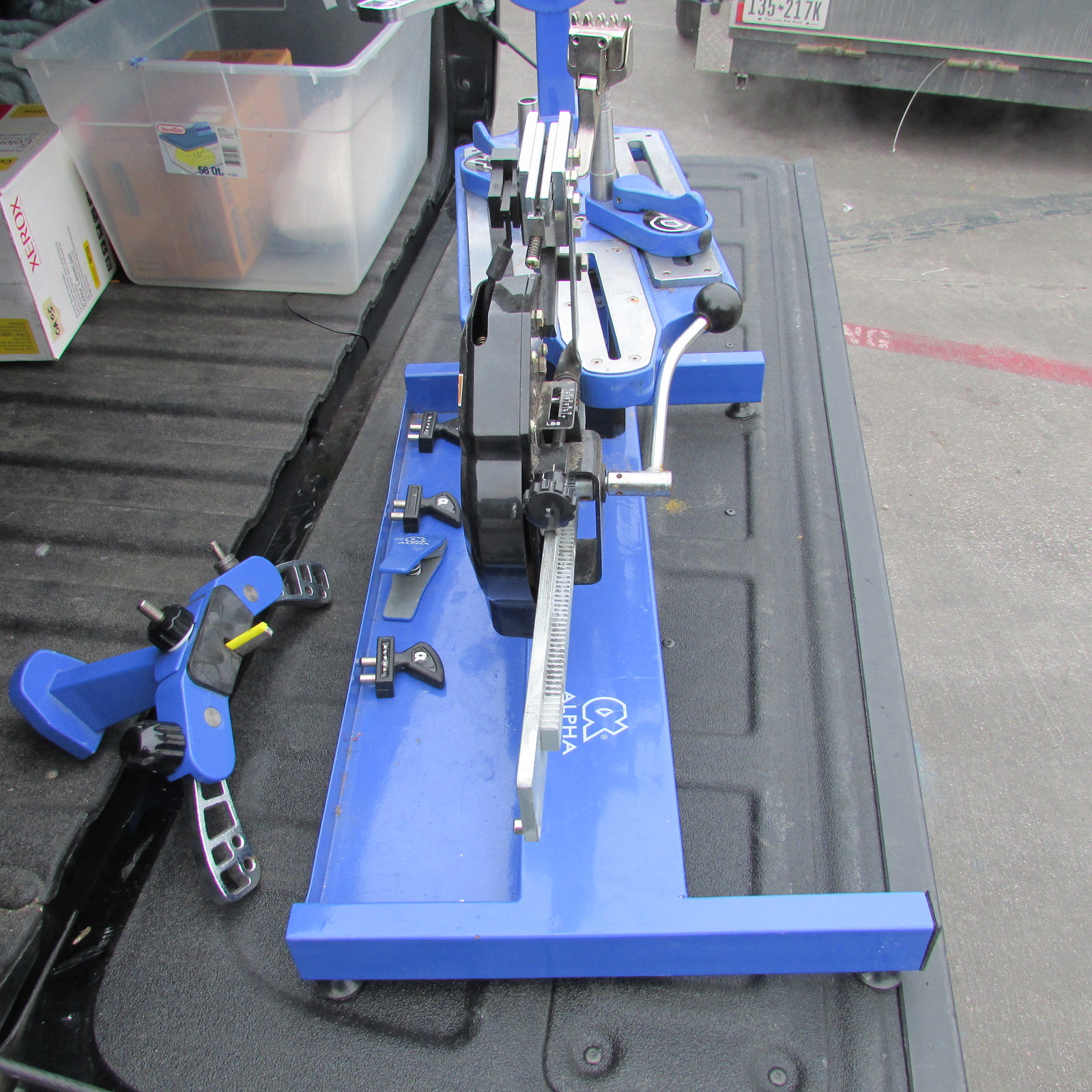 Alpha REVO 4000 Tennis Stringing Machine- missing a few pieces-see ...