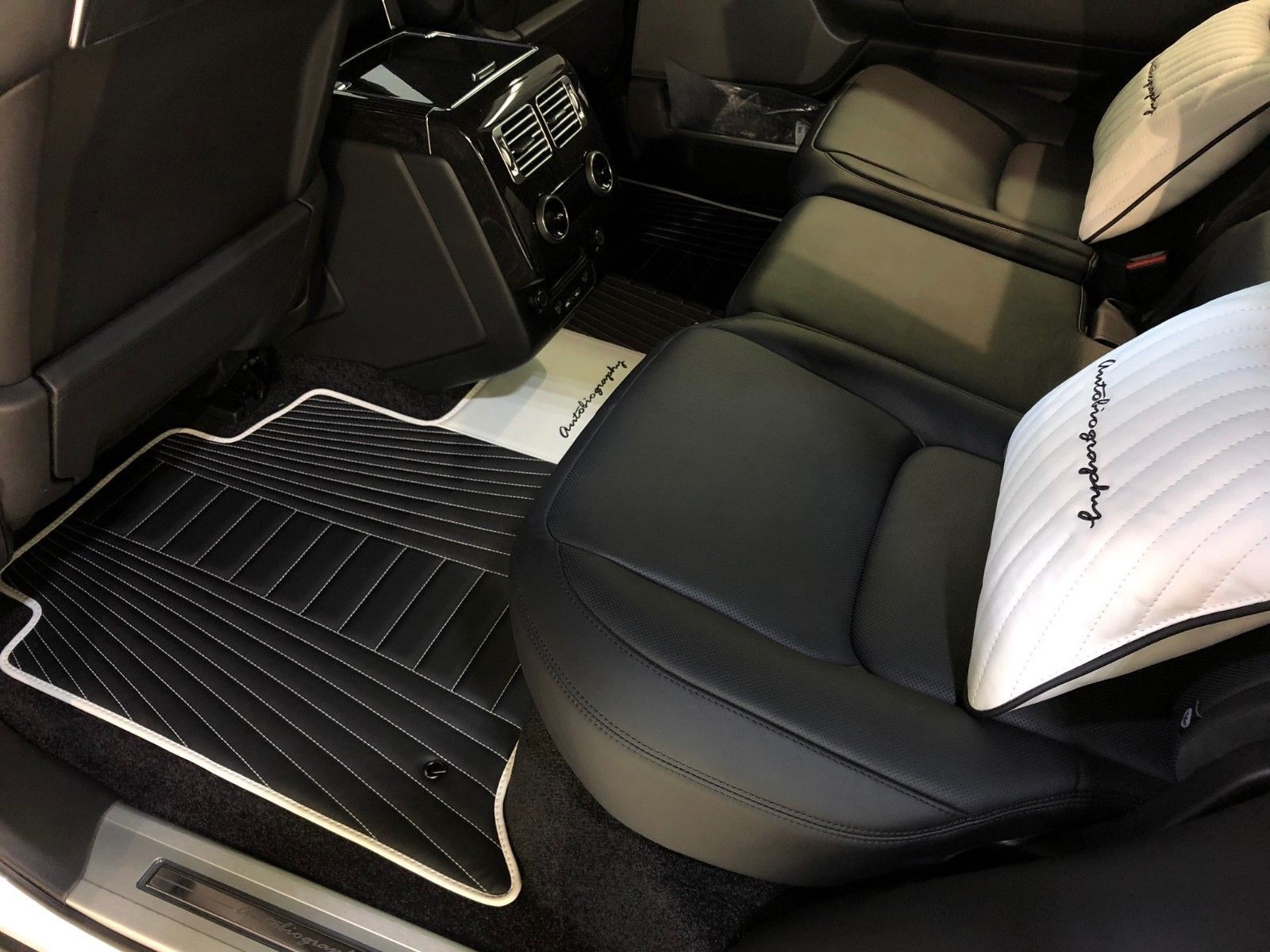 Range Rover Autobiography, Sport, SVR floor mats, trunk mat, pillows