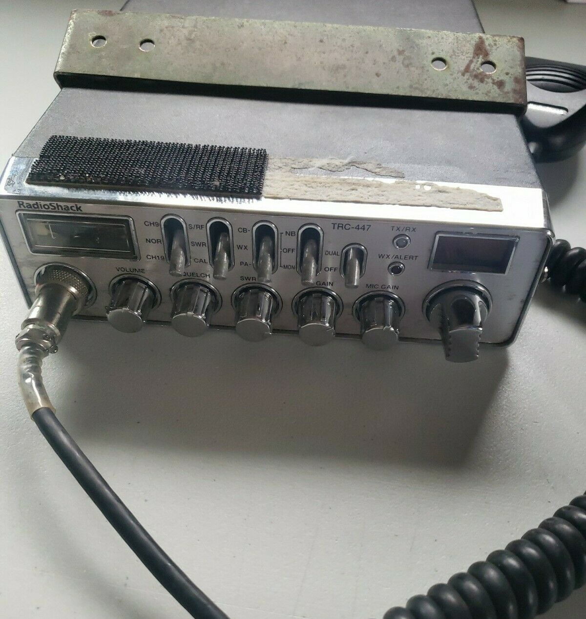 Used RadioShack CB Radio TRC447 211576 With Mic Free Shipping CB