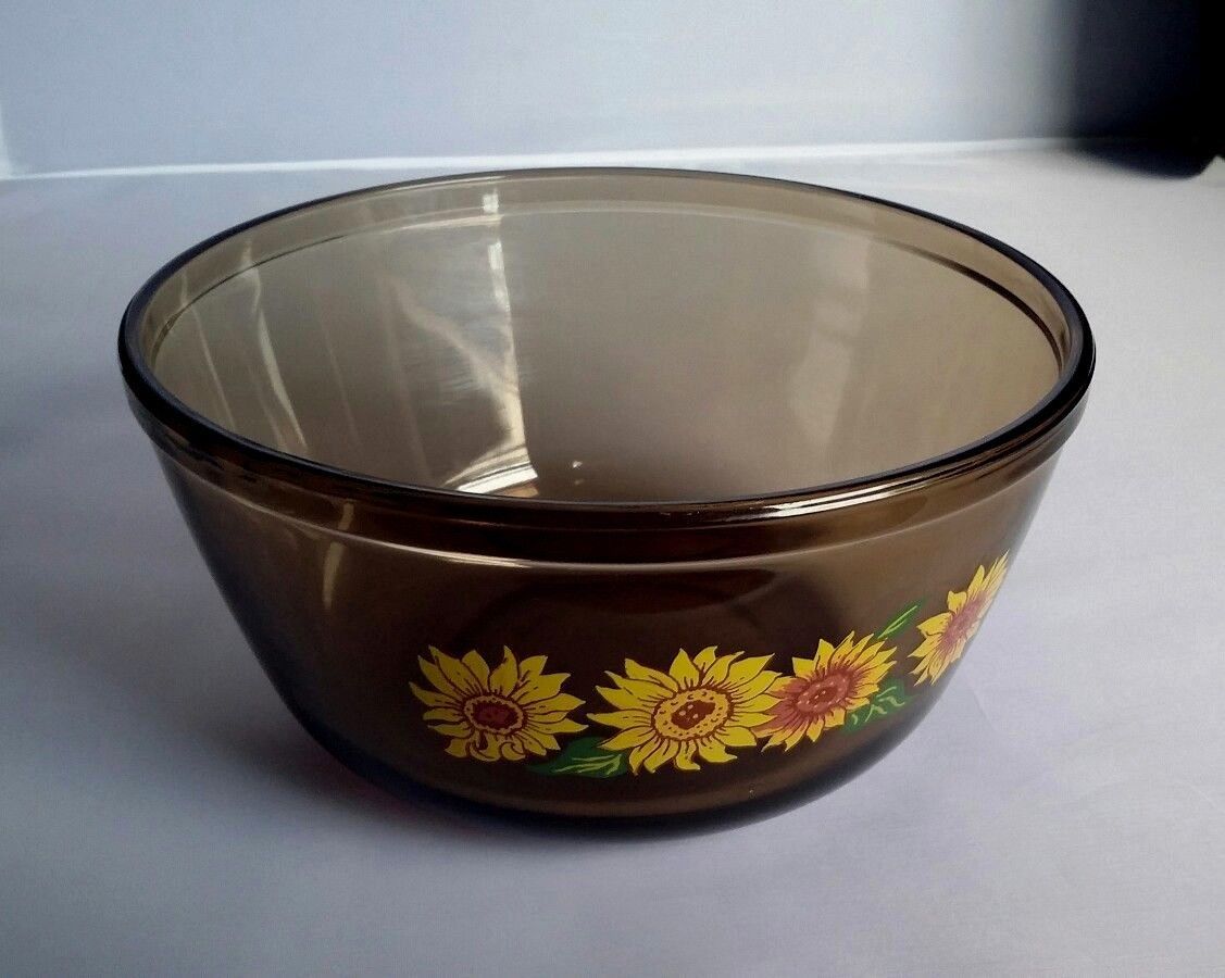 Anchor Hocking Sunflowers Amber Glass Mixing Bowl 2.5 Quart Ovenware