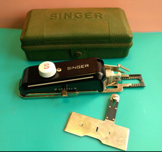 Old Vtg Collectible Singer Buttonholer No. 160506 With Green Case Made In USA - $29.95