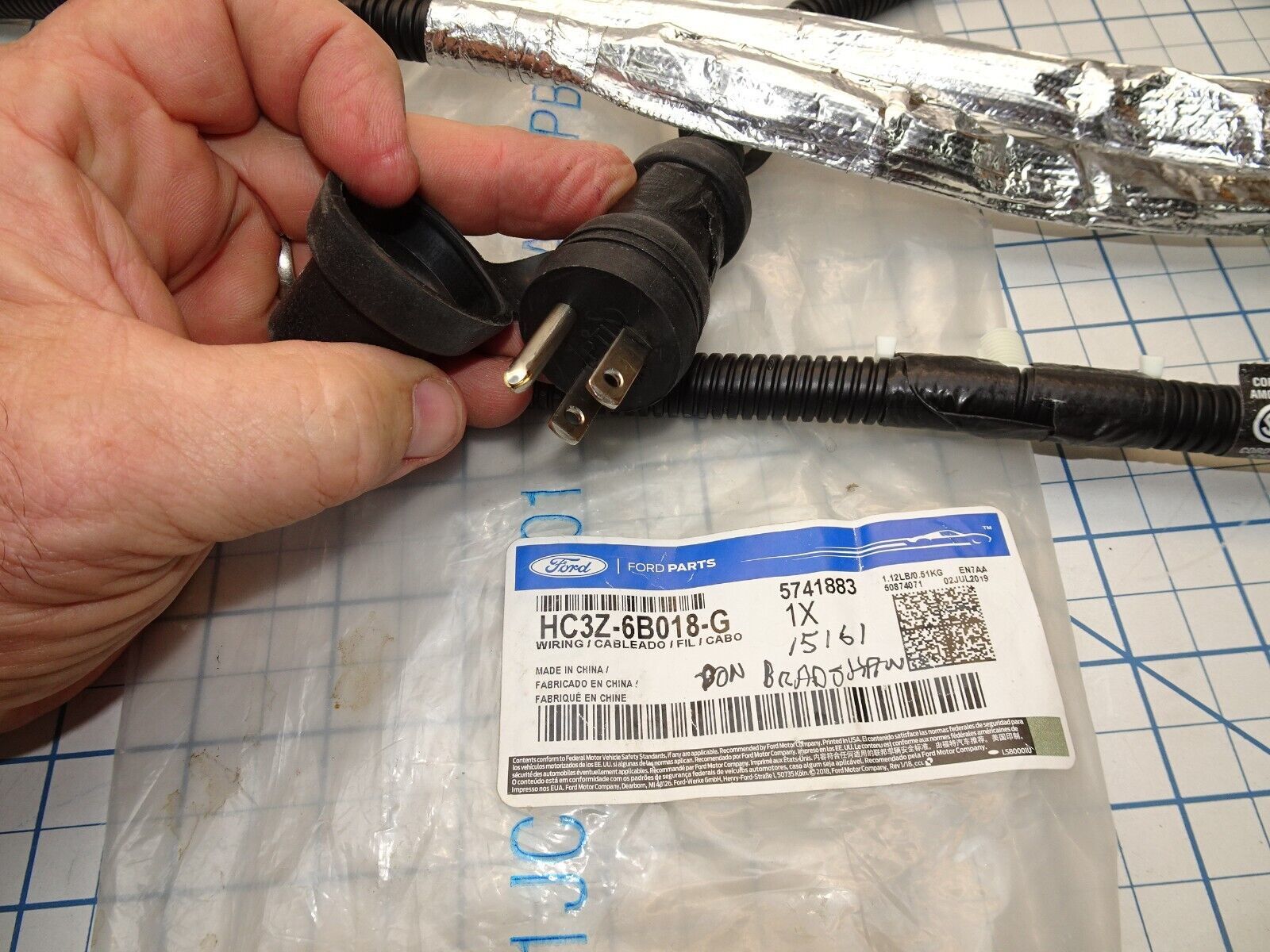 Ford HC3Z6B018G Engine Block Heater Wire Cord Plug OEM NOS Battery