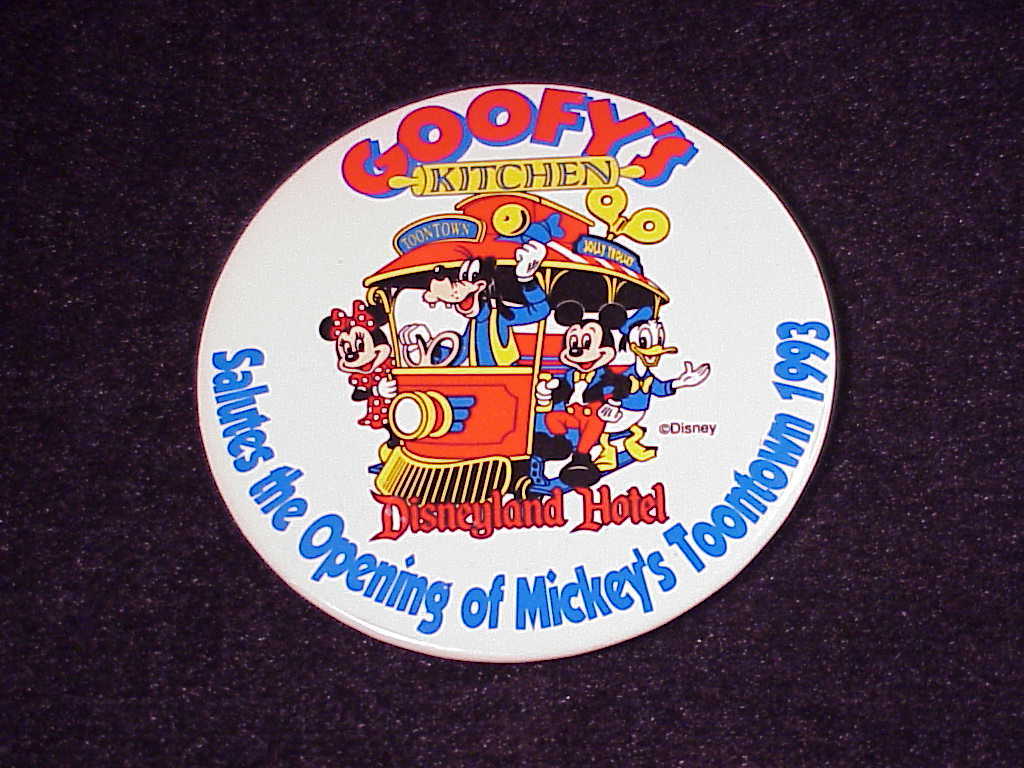 New Disney Goofy's Kitchen Dinner Time Magic Button Pin Disneyland Hotel 