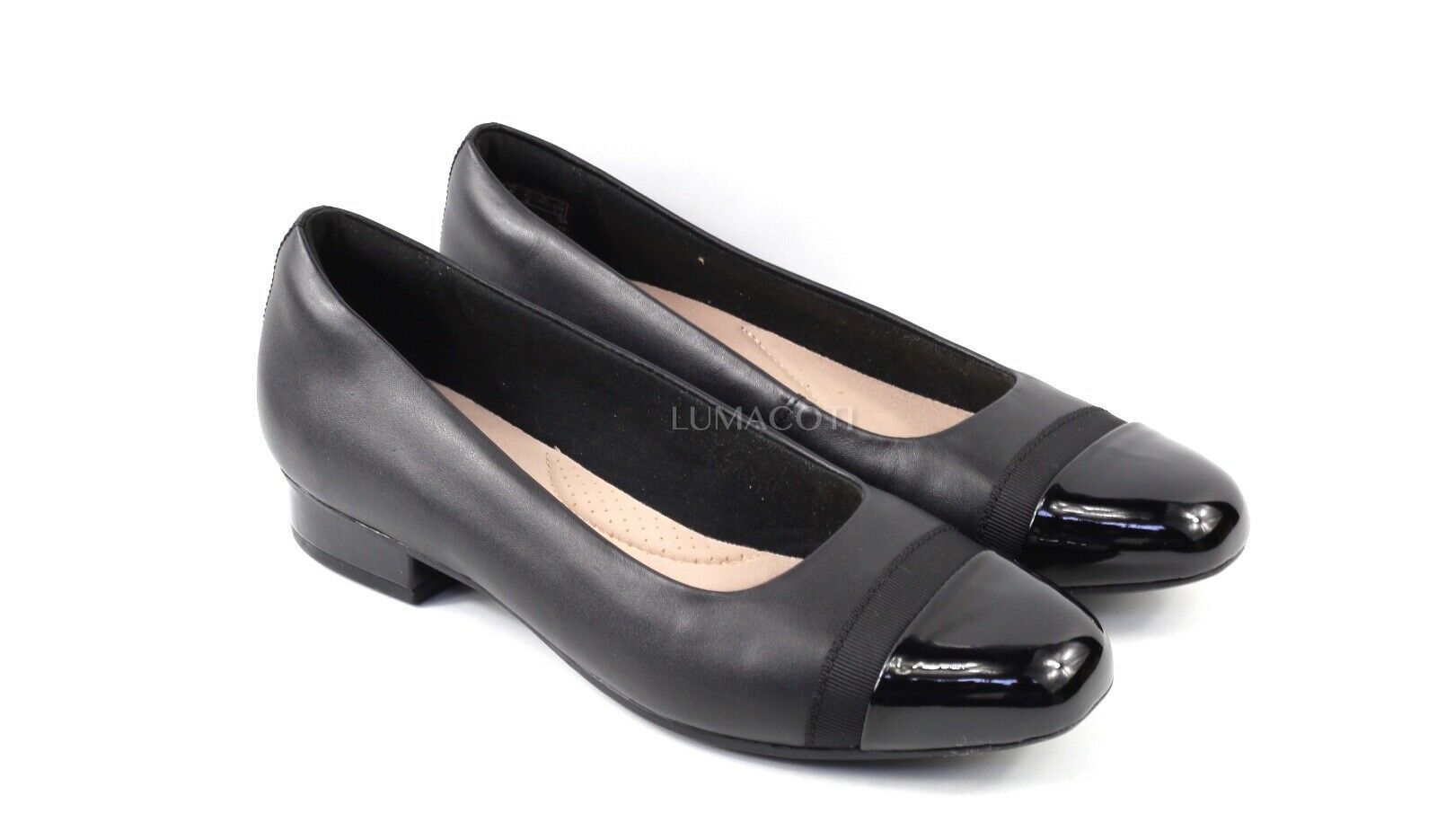 clarks pumps black