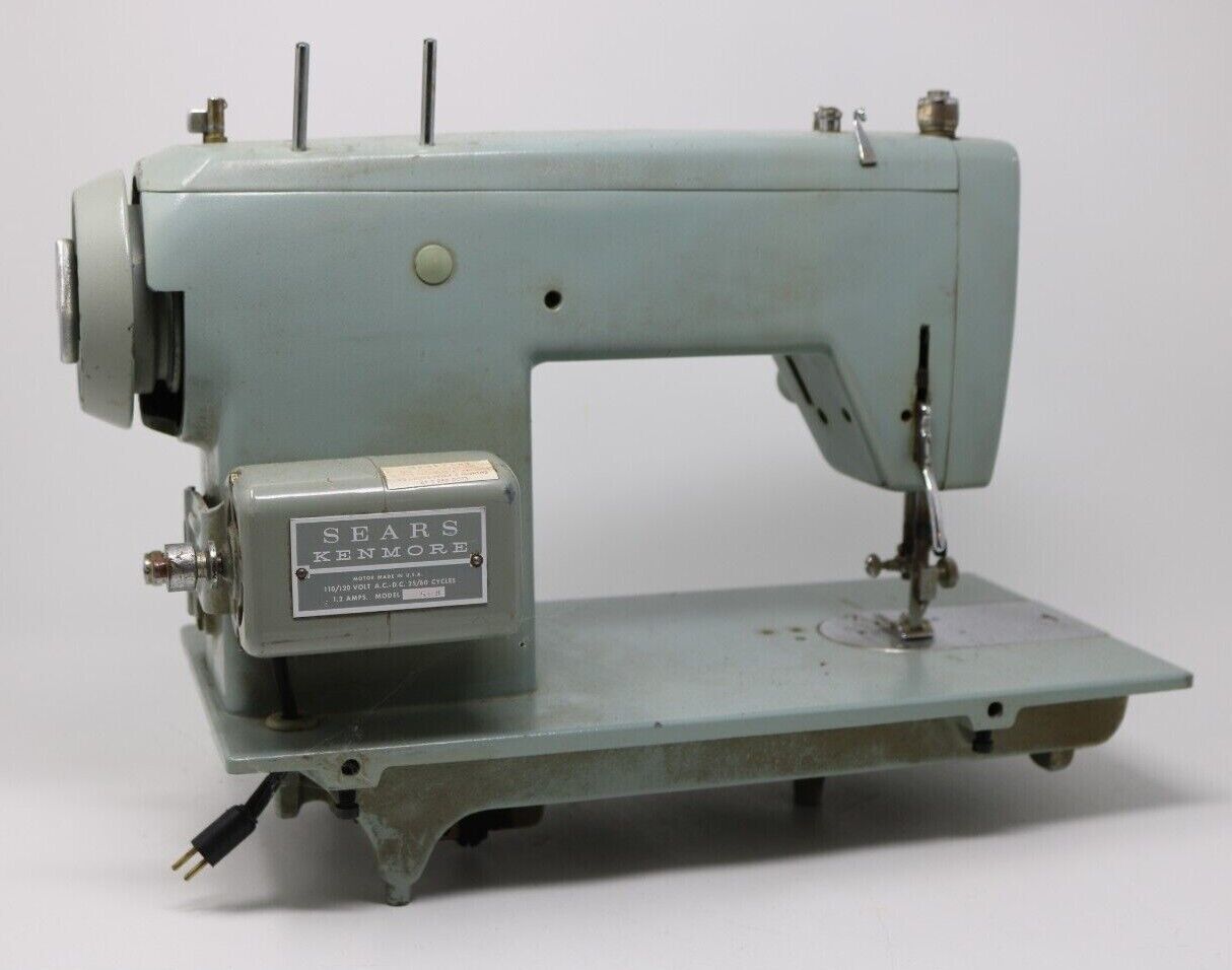 Vintage SEARS Kenmore Model 22 158.220 Zig Zag Sewing Machine Machines