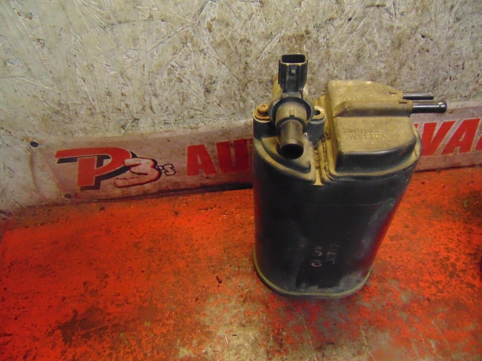 98 99 00 01 Honda CRV oem EVAP charcoal fuel vapor charcoal purge canister Everything Else