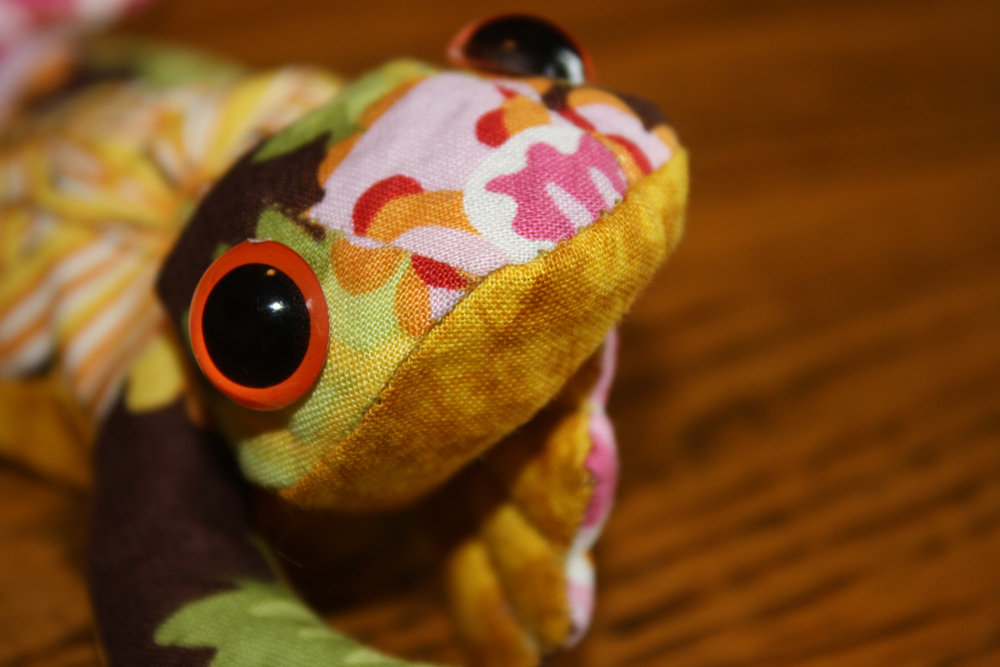 frog stuffie pattern