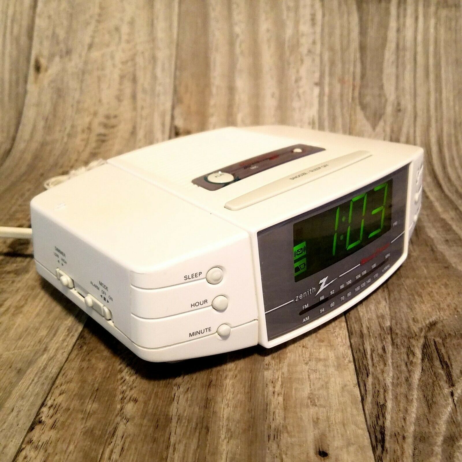 Vintage ZENITH Z128 AM/FM Radio Wakeup Minder Alarm Clock Alarm