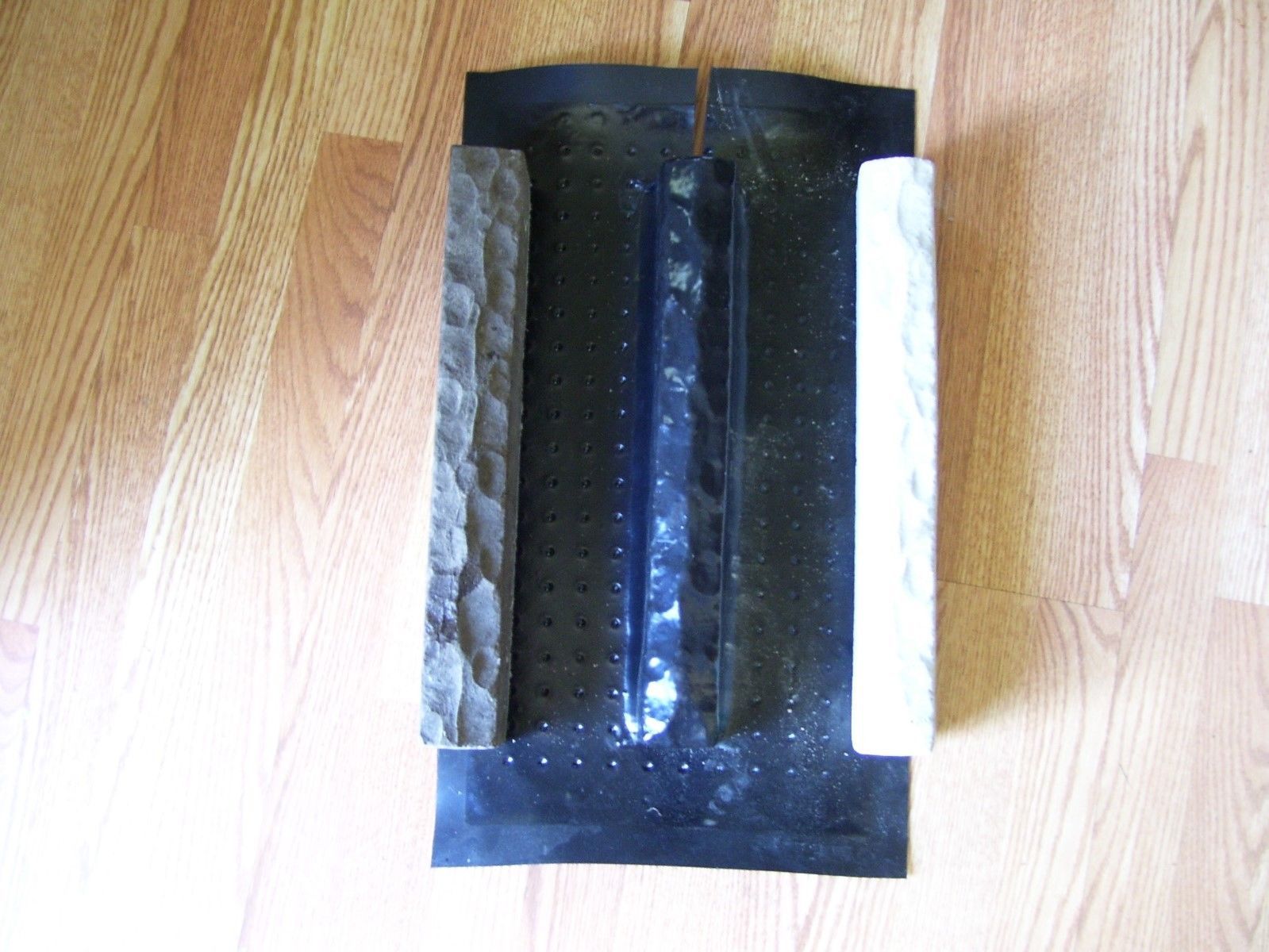 1..WINDOW SILL TRIM CONCRETE MOLD... SIZE IS (2X3X16 INCHES) MAKE FOR