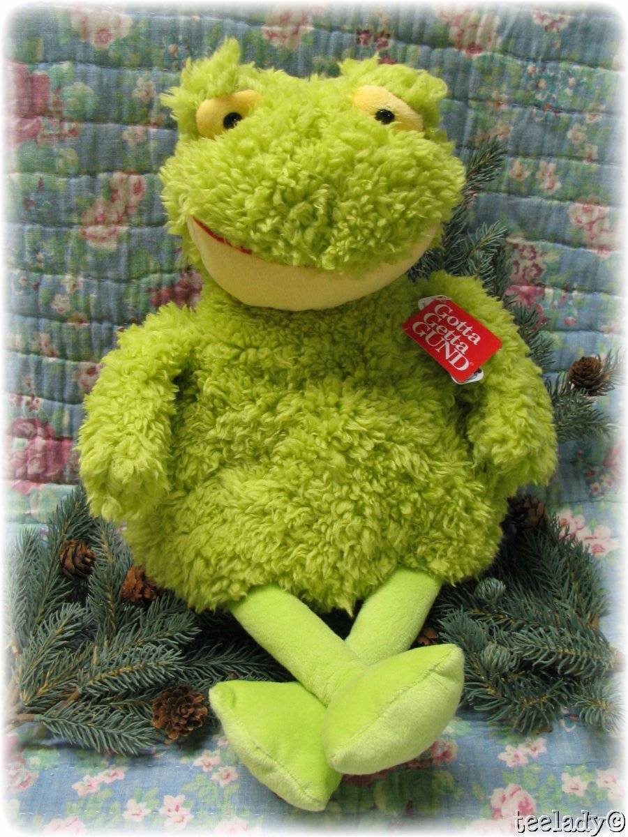 gund plush frog