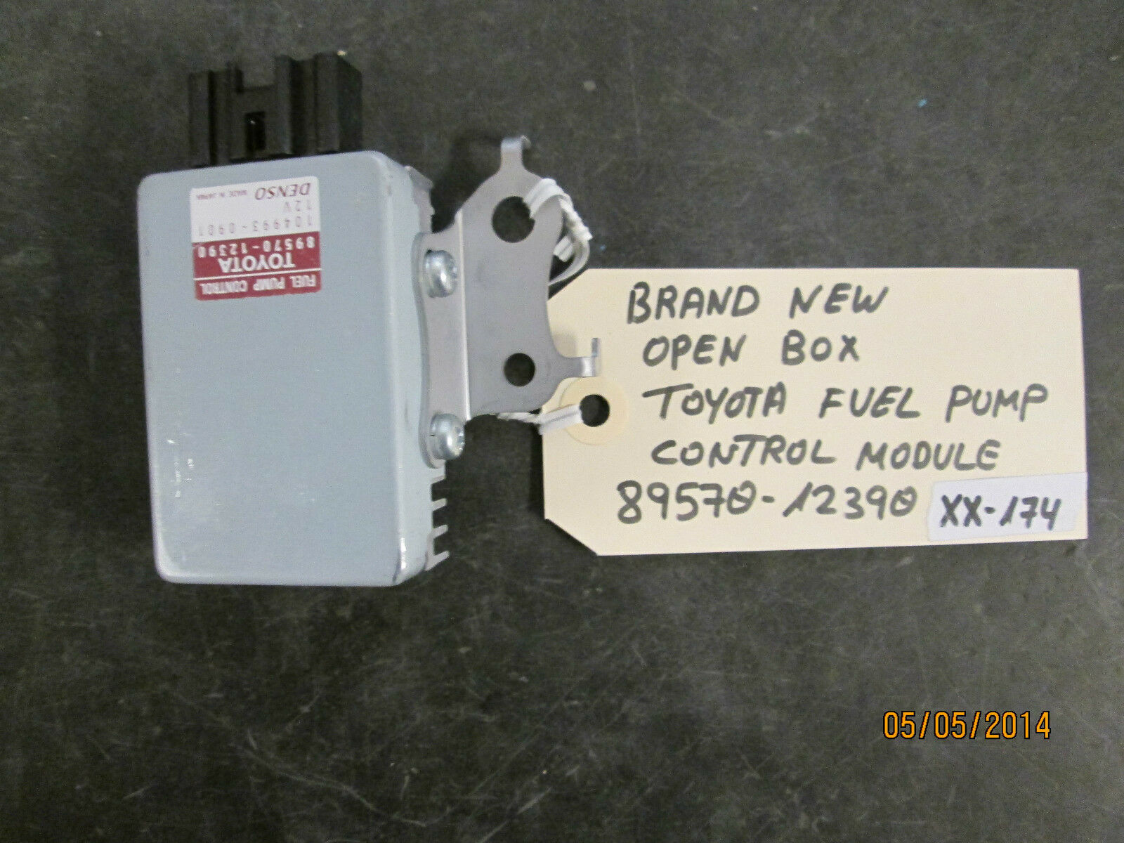 BRAND NEW OPEN BOX TOYOTA FUEL PUMP CONTROL MODULE 8957012390 *See