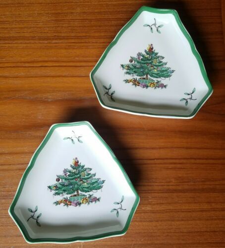 Primary image for Set of 2 Spode Christmas Tree S3324 I  - 5" Triangular Dishes Tree & Presents