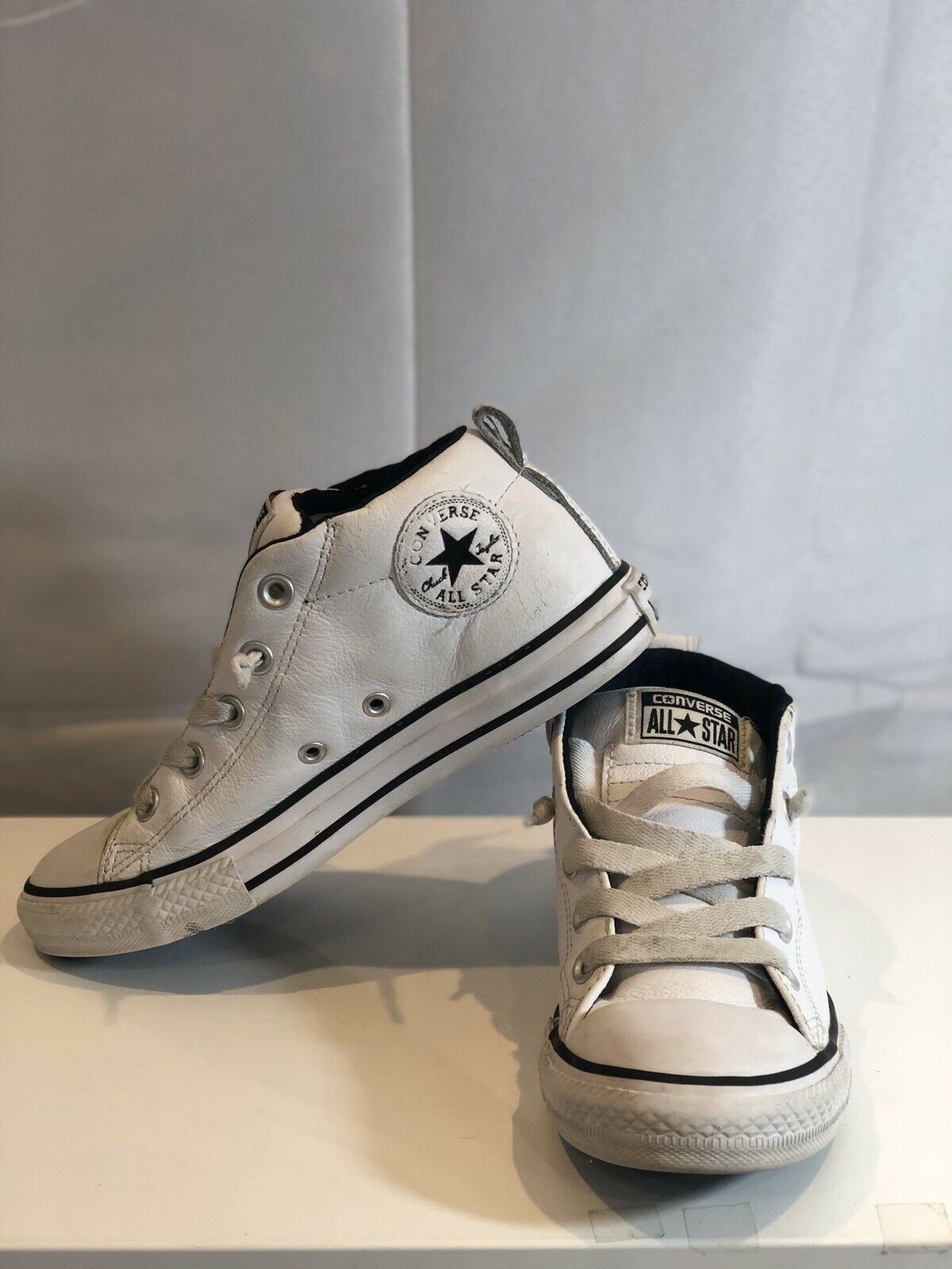 White Leather High Top Converse Junior Size 3 - Unisex Shoes