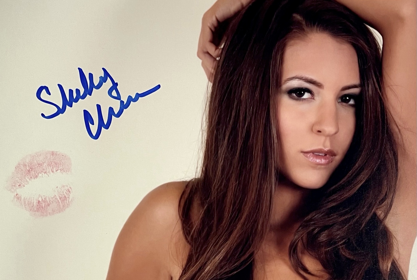 Shelby Chesnes Autograph Signed 11” X 14” Photo Actress Model Lip Print Jsa Cert Other