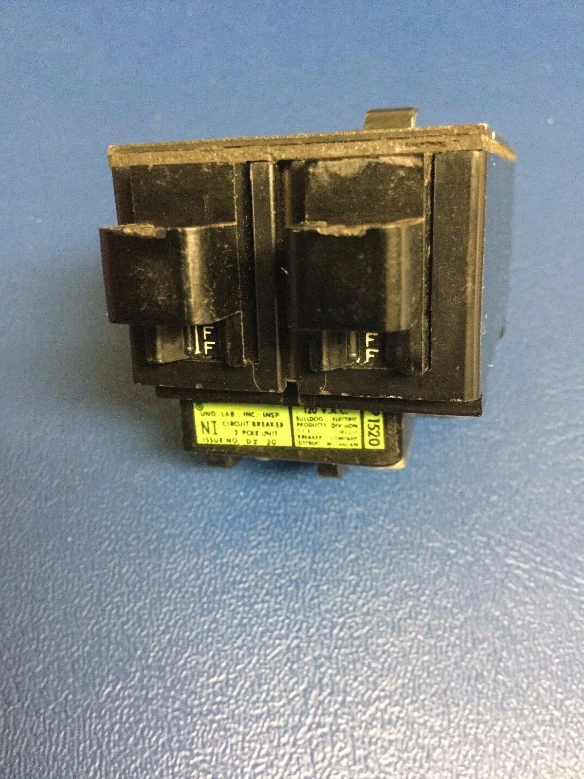 15 20 Amp Pushmatic ITE Siemens P1520 Twin 15 & 20 A Duplex Breaker